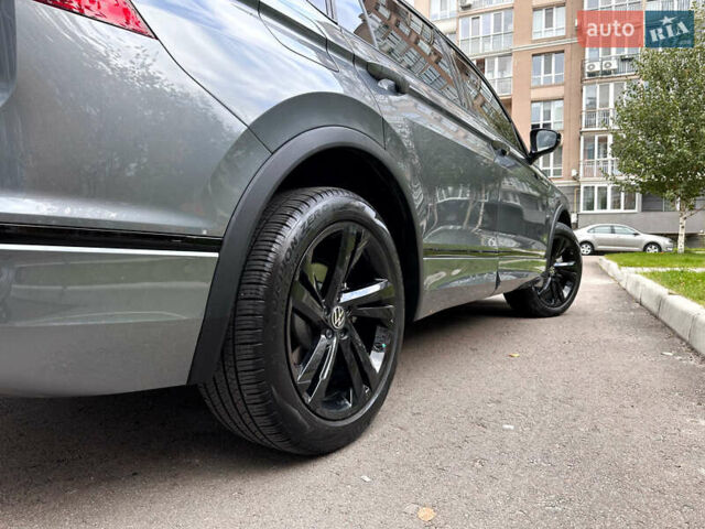 Серый Фольксваген Тигуан, объемом двигателя 2 л и пробегом 18 тыс. км за 28998 $, фото 9 на Automoto.ua