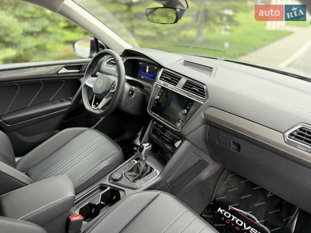 Серый Фольксваген Тигуан, объемом двигателя 2 л и пробегом 14 тыс. км за 27500 $, фото 15 на Automoto.ua