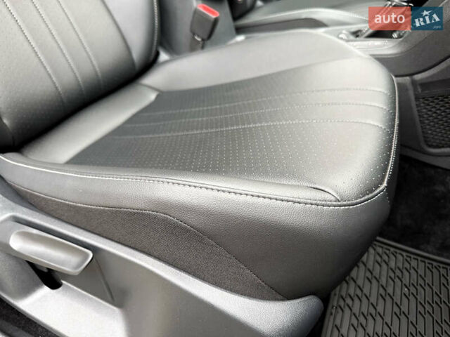 Серый Фольксваген Тигуан, объемом двигателя 2 л и пробегом 18 тыс. км за 28998 $, фото 15 на Automoto.ua