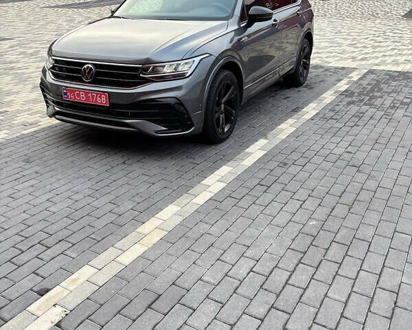 Серый Фольксваген Тигуан, объемом двигателя 2 л и пробегом 17 тыс. км за 30000 $, фото 2 на Automoto.ua