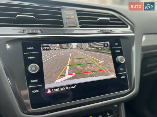 Серый Фольксваген Тигуан, объемом двигателя 1.98 л и пробегом 19 тыс. км за 29300 $, фото 35 на Automoto.ua