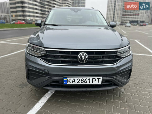 Серый Фольксваген Тигуан, объемом двигателя 1.98 л и пробегом 19 тыс. км за 29300 $, фото 2 на Automoto.ua