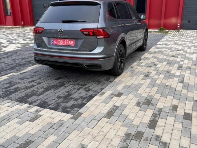 Серый Фольксваген Тигуан, объемом двигателя 2 л и пробегом 17 тыс. км за 30000 $, фото 4 на Automoto.ua