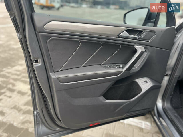 Серый Фольксваген Тигуан, объемом двигателя 1.98 л и пробегом 19 тыс. км за 29300 $, фото 26 на Automoto.ua