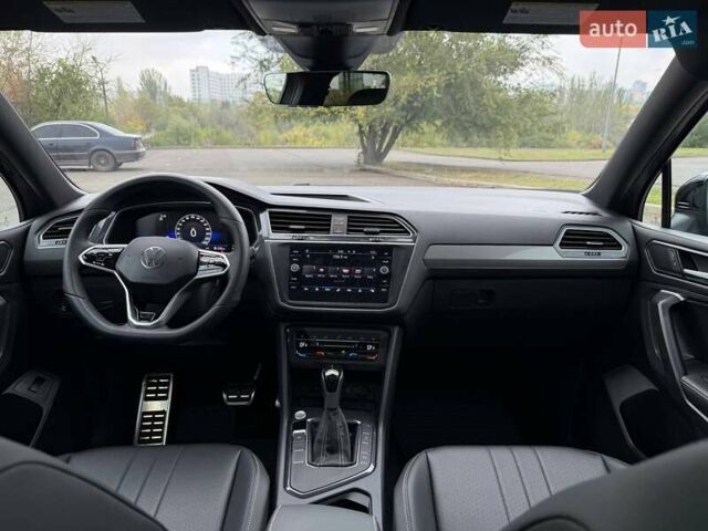 Сірий Фольксваген Тігуан, об'ємом двигуна 2 л та пробігом 2 тис. км за 31500 $, фото 59 на Automoto.ua