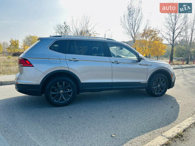 Сірий Фольксваген Тігуан, об'ємом двигуна 1.98 л та пробігом 23 тис. км за 27800 $, фото 2 на Automoto.ua