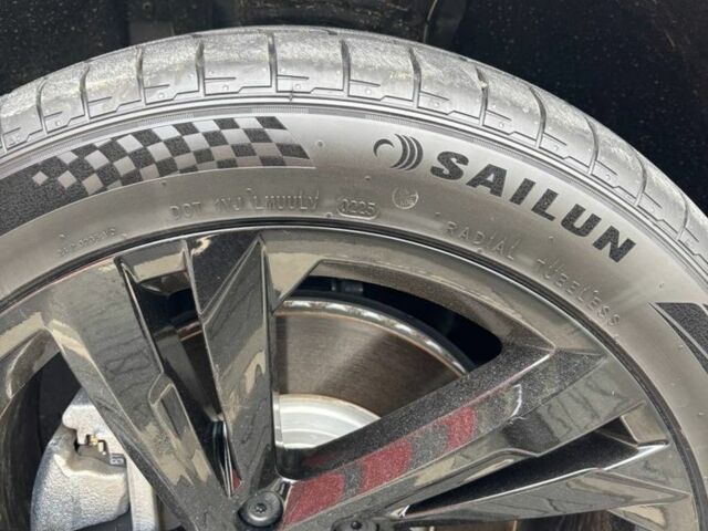 Серый Фольксваген Тигуан, объемом двигателя 2 л и пробегом 17 тыс. км за 30000 $, фото 19 на Automoto.ua