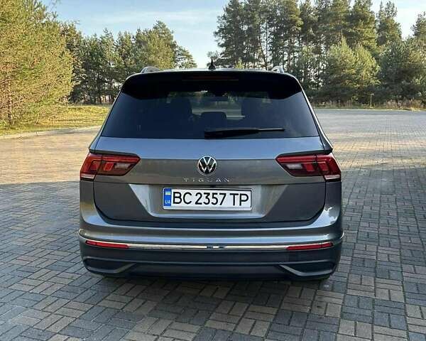 Сірий Фольксваген Тігуан, об'ємом двигуна 1.98 л та пробігом 23 тис. км за 26700 $, фото 4 на Automoto.ua