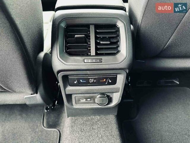 Серый Фольксваген Тигуан, объемом двигателя 1.98 л и пробегом 9 тыс. км за 40000 $, фото 7 на Automoto.ua