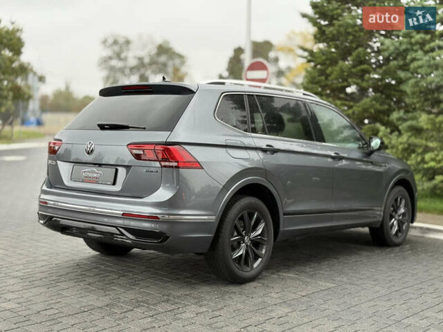 Серый Фольксваген Тигуан, объемом двигателя 2 л и пробегом 14 тыс. км за 27500 $, фото 27 на Automoto.ua