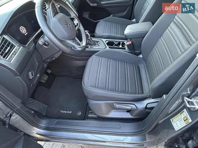Сірий Фольксваген Тігуан, об'ємом двигуна 1.98 л та пробігом 23 тис. км за 26700 $, фото 9 на Automoto.ua
