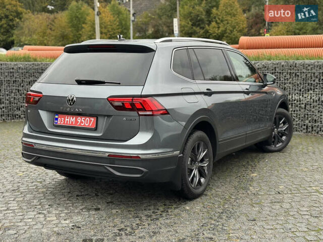 Серый Фольксваген Тигуан, объемом двигателя 2 л и пробегом 36 тыс. км за 28900 $, фото 23 на Automoto.ua