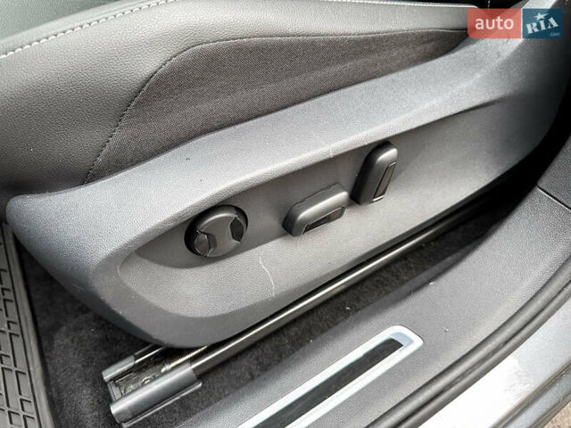 Серый Фольксваген Тигуан, объемом двигателя 2 л и пробегом 18 тыс. км за 28998 $, фото 49 на Automoto.ua