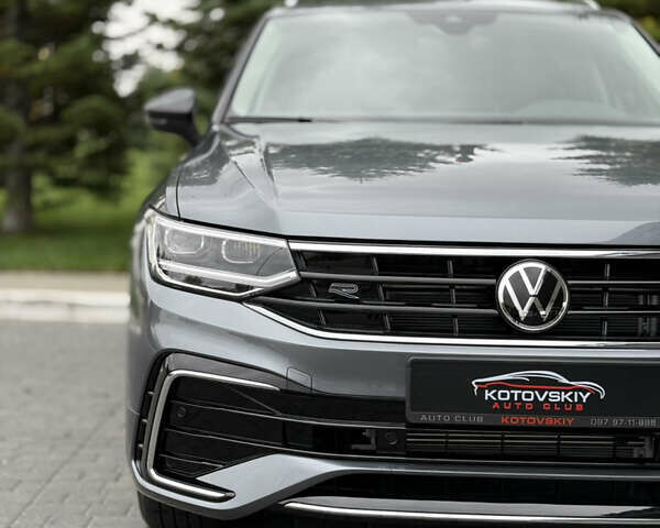 Серый Фольксваген Тигуан, объемом двигателя 2 л и пробегом 14 тыс. км за 27500 $, фото 6 на Automoto.ua