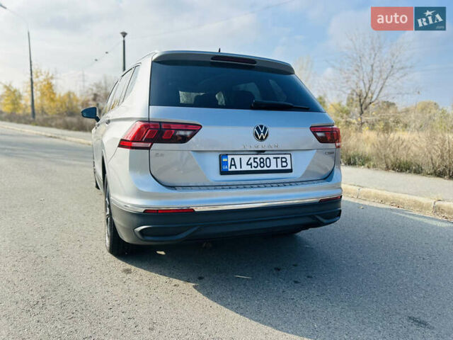 Сірий Фольксваген Тігуан, об'ємом двигуна 1.98 л та пробігом 23 тис. км за 27800 $, фото 4 на Automoto.ua