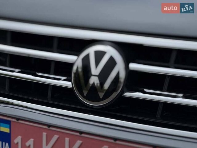 Сірий Фольксваген Тігуан, об'ємом двигуна 2 л та пробігом 2 тис. км за 31500 $, фото 7 на Automoto.ua
