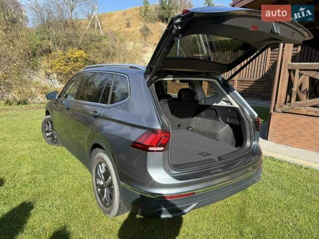 Серый Фольксваген Тигуан, объемом двигателя 1.98 л и пробегом 37 тыс. км за 27999 $, фото 8 на Automoto.ua