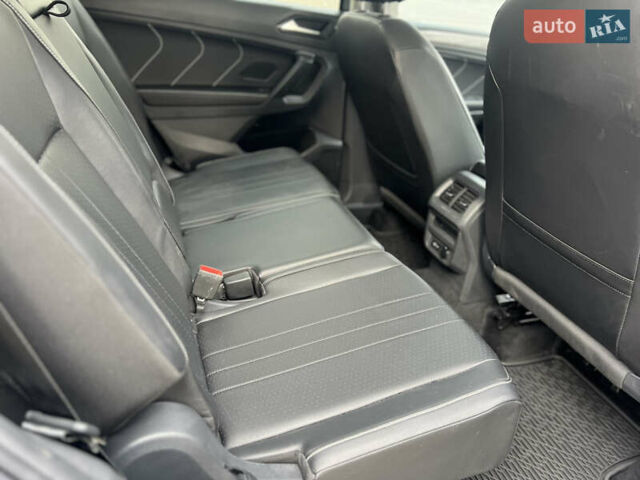 Серый Фольксваген Тигуан, объемом двигателя 1.98 л и пробегом 19 тыс. км за 29300 $, фото 39 на Automoto.ua