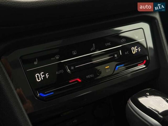 Сірий Фольксваген Тігуан, об'ємом двигуна 2 л та пробігом 2 тис. км за 31500 $, фото 74 на Automoto.ua