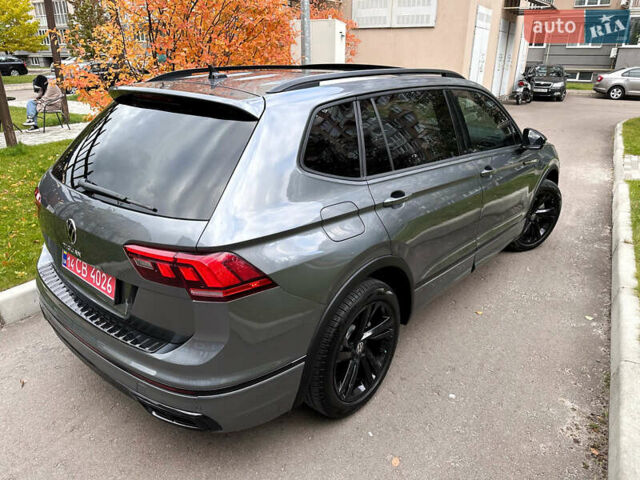 Серый Фольксваген Тигуан, объемом двигателя 2 л и пробегом 18 тыс. км за 28998 $, фото 39 на Automoto.ua