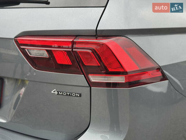 Серый Фольксваген Тигуан, объемом двигателя 2 л и пробегом 36 тыс. км за 28900 $, фото 27 на Automoto.ua