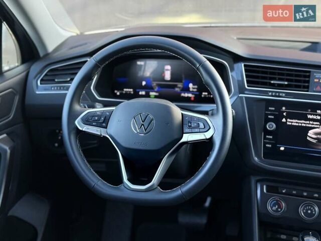 Серый Фольксваген Тигуан, объемом двигателя 1.98 л и пробегом 2 тыс. км за 25500 $, фото 68 на Automoto.ua