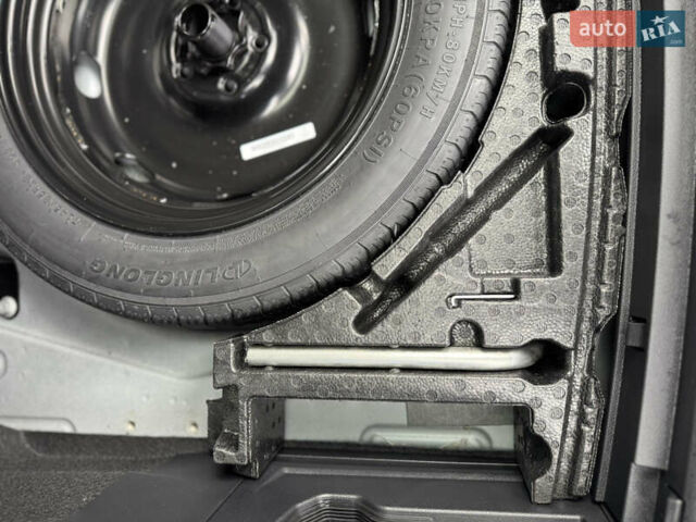 Серый Фольксваген Тигуан, объемом двигателя 2 л и пробегом 36 тыс. км за 28900 $, фото 80 на Automoto.ua