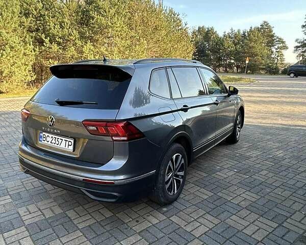 Сірий Фольксваген Тігуан, об'ємом двигуна 1.98 л та пробігом 23 тис. км за 26700 $, фото 3 на Automoto.ua