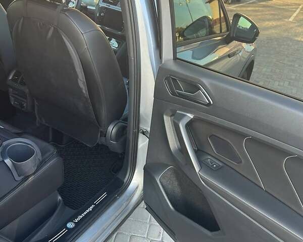 Серый Фольксваген Тигуан, объемом двигателя 1.98 л и пробегом 8 тыс. км за 38500 $, фото 12 на Automoto.ua