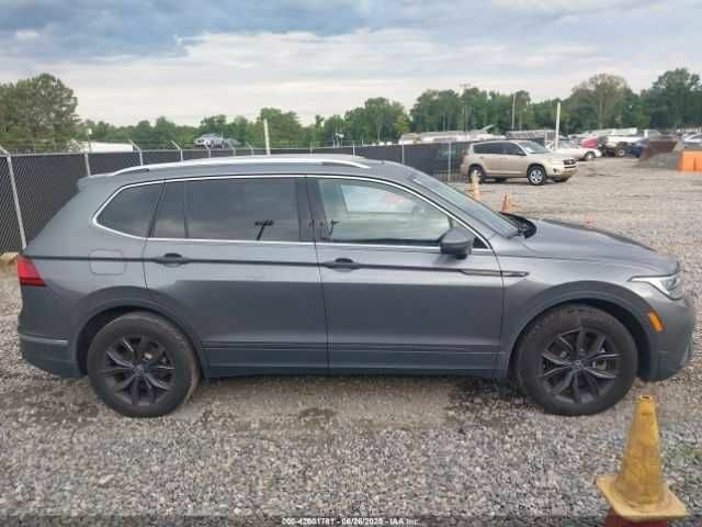 Сірий Фольксваген Тігуан, об'ємом двигуна 2 л та пробігом 37 тис. км за 12500 $, фото 7 на Automoto.ua