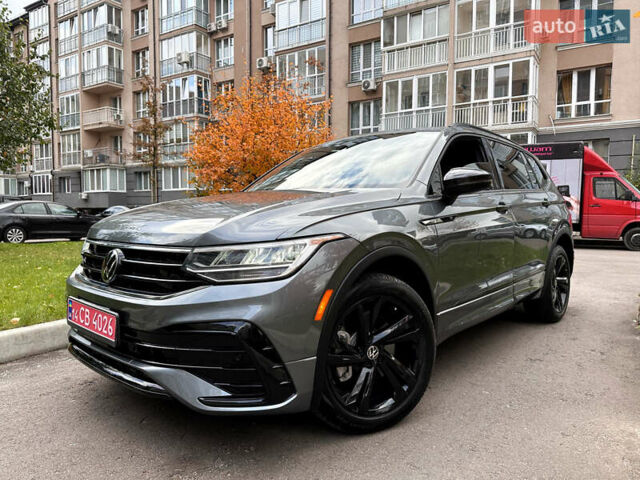 Серый Фольксваген Тигуан, объемом двигателя 2 л и пробегом 18 тыс. км за 28998 $, фото 43 на Automoto.ua