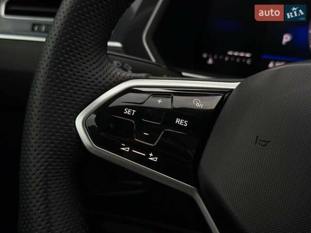 Сірий Фольксваген Тігуан, об'ємом двигуна 2 л та пробігом 2 тис. км за 31500 $, фото 65 на Automoto.ua