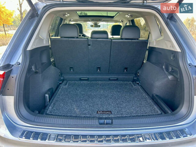 Сірий Фольксваген Тігуан, об'ємом двигуна 1.98 л та пробігом 23 тис. км за 27800 $, фото 9 на Automoto.ua