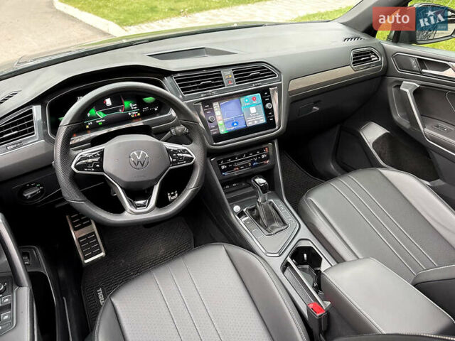 Серый Фольксваген Тигуан, объемом двигателя 2 л и пробегом 18 тыс. км за 28998 $, фото 72 на Automoto.ua