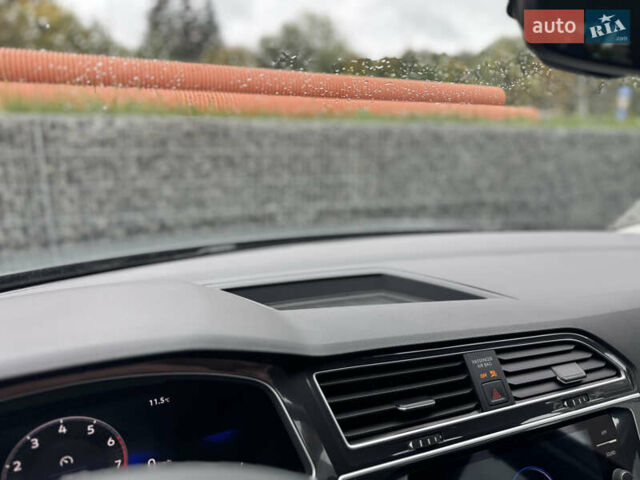 Серый Фольксваген Тигуан, объемом двигателя 2 л и пробегом 36 тыс. км за 28900 $, фото 67 на Automoto.ua