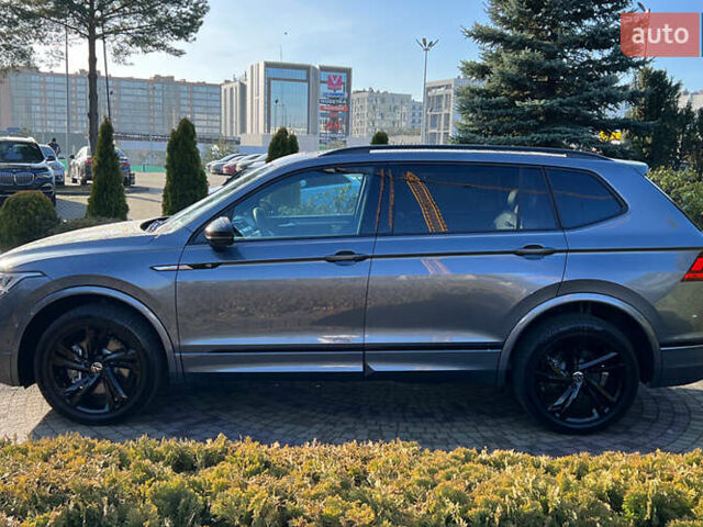 Серый Фольксваген Тигуан, объемом двигателя 2 л и пробегом 17 тыс. км за 29500 $, фото 3 на Automoto.ua