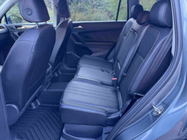 Сірий Фольксваген Тігуан, об'ємом двигуна 2 л та пробігом 19 тис. км за 14000 $, фото 11 на Automoto.ua