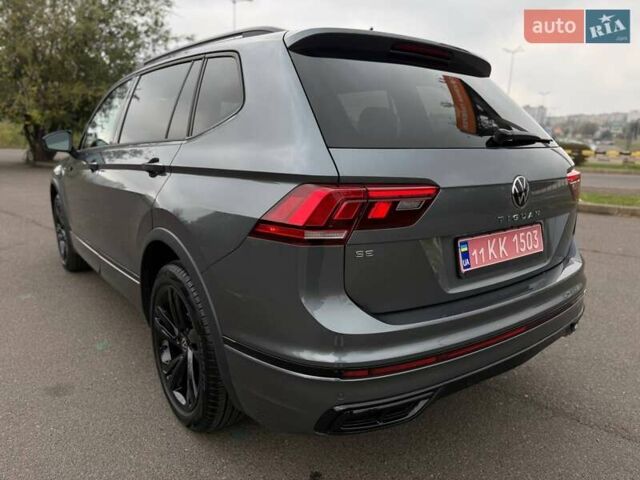Сірий Фольксваген Тігуан, об'ємом двигуна 2 л та пробігом 2 тис. км за 31500 $, фото 35 на Automoto.ua
