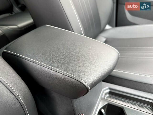 Серый Фольксваген Тигуан, объемом двигателя 2 л и пробегом 18 тыс. км за 28998 $, фото 17 на Automoto.ua