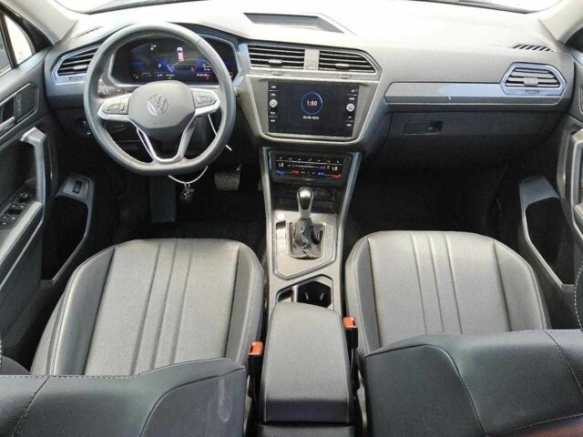 Сірий Фольксваген Тігуан, об'ємом двигуна 2 л та пробігом 60 тис. км за 7900 $, фото 7 на Automoto.ua