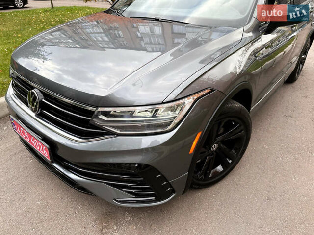 Серый Фольксваген Тигуан, объемом двигателя 2 л и пробегом 18 тыс. км за 28998 $, фото 24 на Automoto.ua