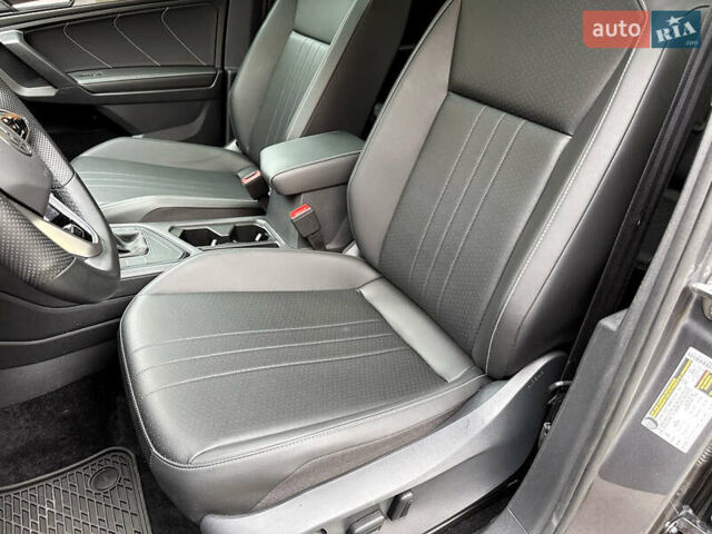 Серый Фольксваген Тигуан, объемом двигателя 2 л и пробегом 18 тыс. км за 28998 $, фото 63 на Automoto.ua