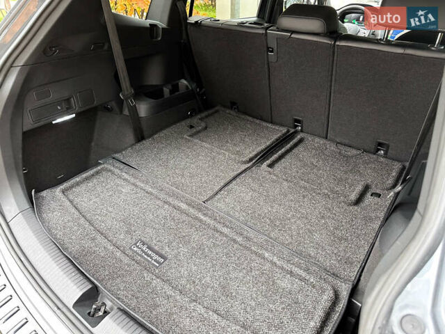 Серый Фольксваген Тигуан, объемом двигателя 2 л и пробегом 18 тыс. км за 28998 $, фото 53 на Automoto.ua