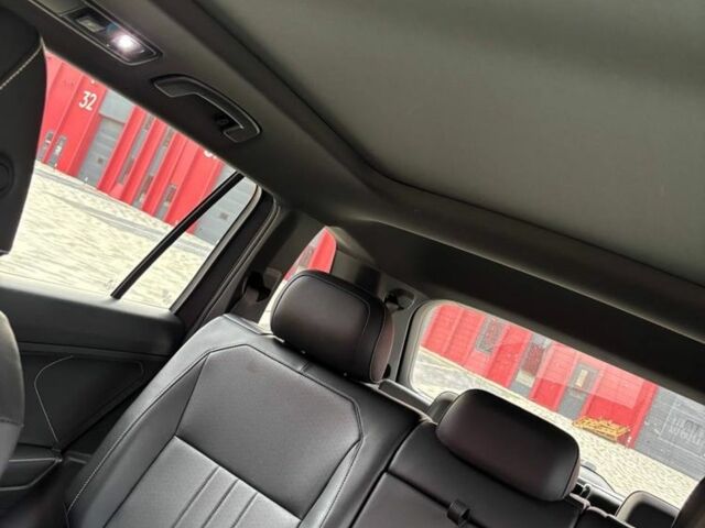 Серый Фольксваген Тигуан, объемом двигателя 2 л и пробегом 17 тыс. км за 30000 $, фото 23 на Automoto.ua