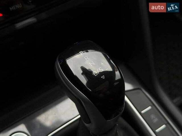 Сірий Фольксваген Тігуан, об'ємом двигуна 2 л та пробігом 2 тис. км за 31500 $, фото 76 на Automoto.ua