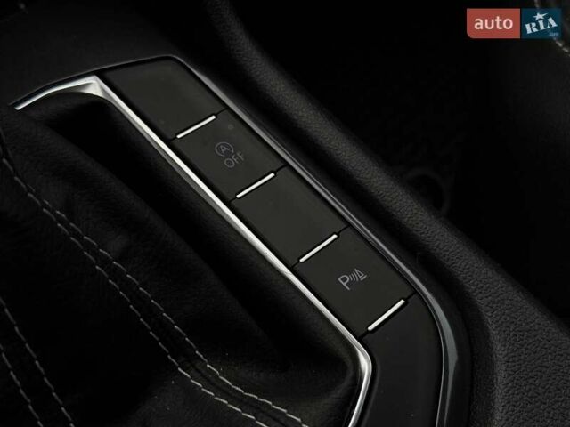 Сірий Фольксваген Тігуан, об'ємом двигуна 2 л та пробігом 2 тис. км за 31500 $, фото 78 на Automoto.ua