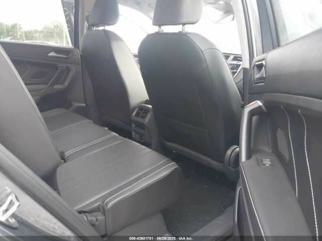 Сірий Фольксваген Тігуан, об'ємом двигуна 2 л та пробігом 37 тис. км за 12500 $, фото 6 на Automoto.ua