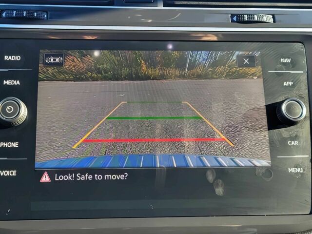 Серый Фольксваген Тигуан, объемом двигателя 2 л и пробегом 24 тыс. км за 23100 $, фото 10 на Automoto.ua