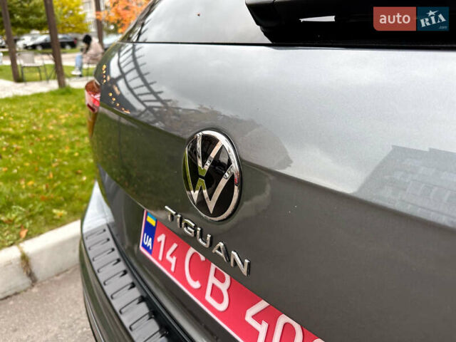 Серый Фольксваген Тигуан, объемом двигателя 2 л и пробегом 18 тыс. км за 28998 $, фото 32 на Automoto.ua