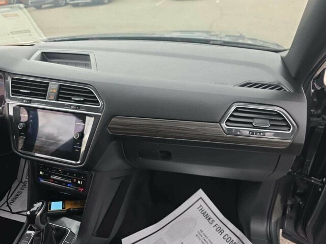 Серый Фольксваген Тигуан, объемом двигателя 0 л и пробегом 40 тыс. км за 14000 $, фото 6 на Automoto.ua